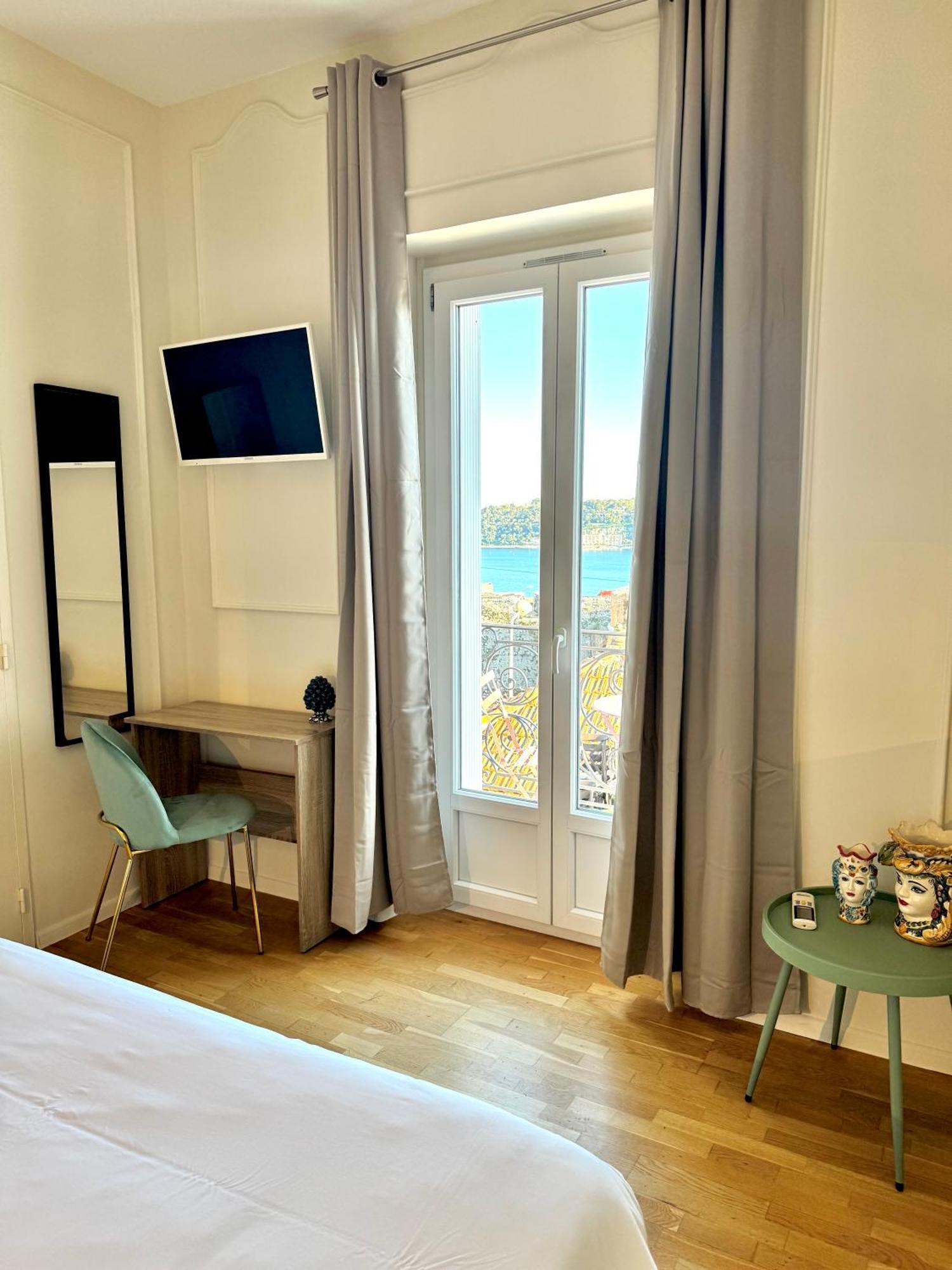 Hotel La Citadelle วีลล์ฟรองซ์-ซูร์-แมร์ ภายนอก รูปภาพ