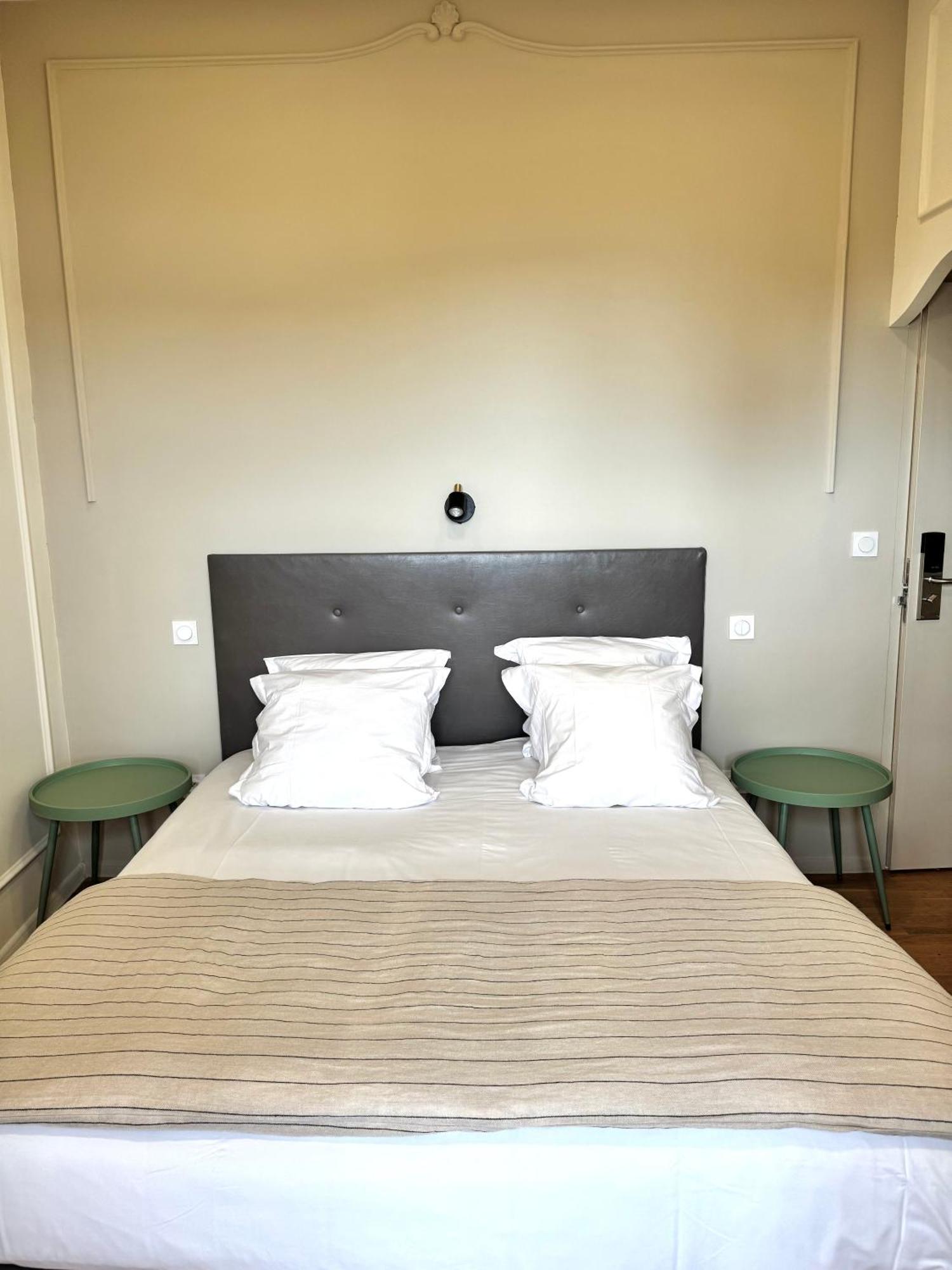 Hotel La Citadelle วีลล์ฟรองซ์-ซูร์-แมร์ ภายนอก รูปภาพ