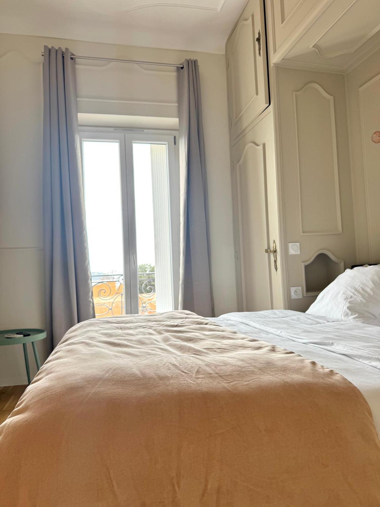 Hotel La Citadelle วีลล์ฟรองซ์-ซูร์-แมร์ ภายนอก รูปภาพ