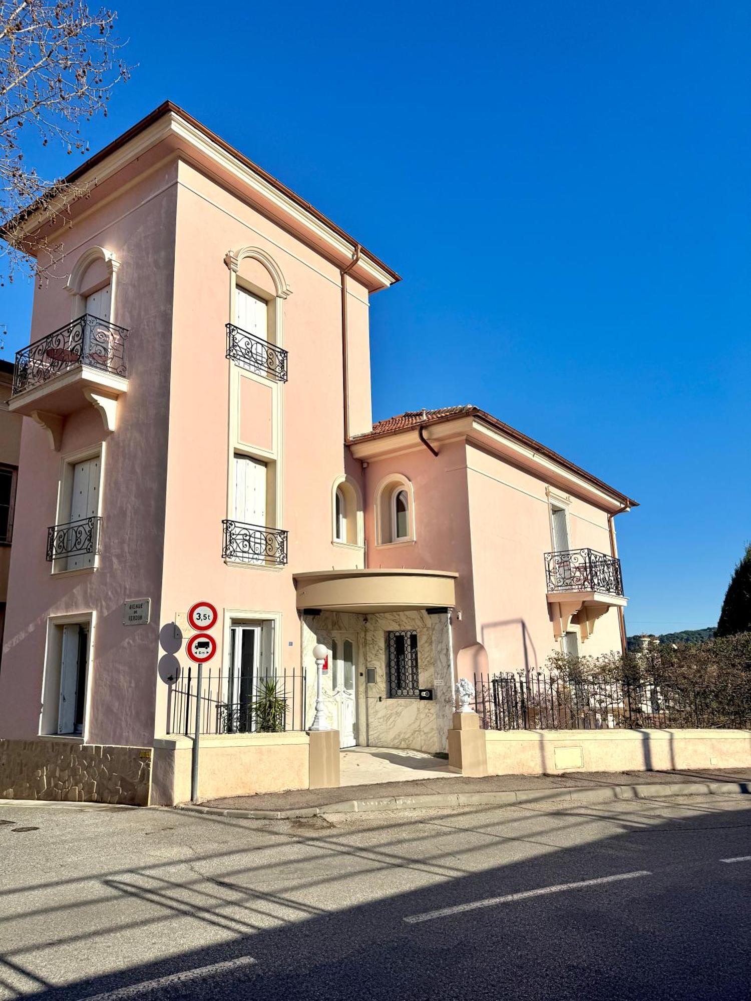 Hotel La Citadelle วีลล์ฟรองซ์-ซูร์-แมร์ ภายนอก รูปภาพ