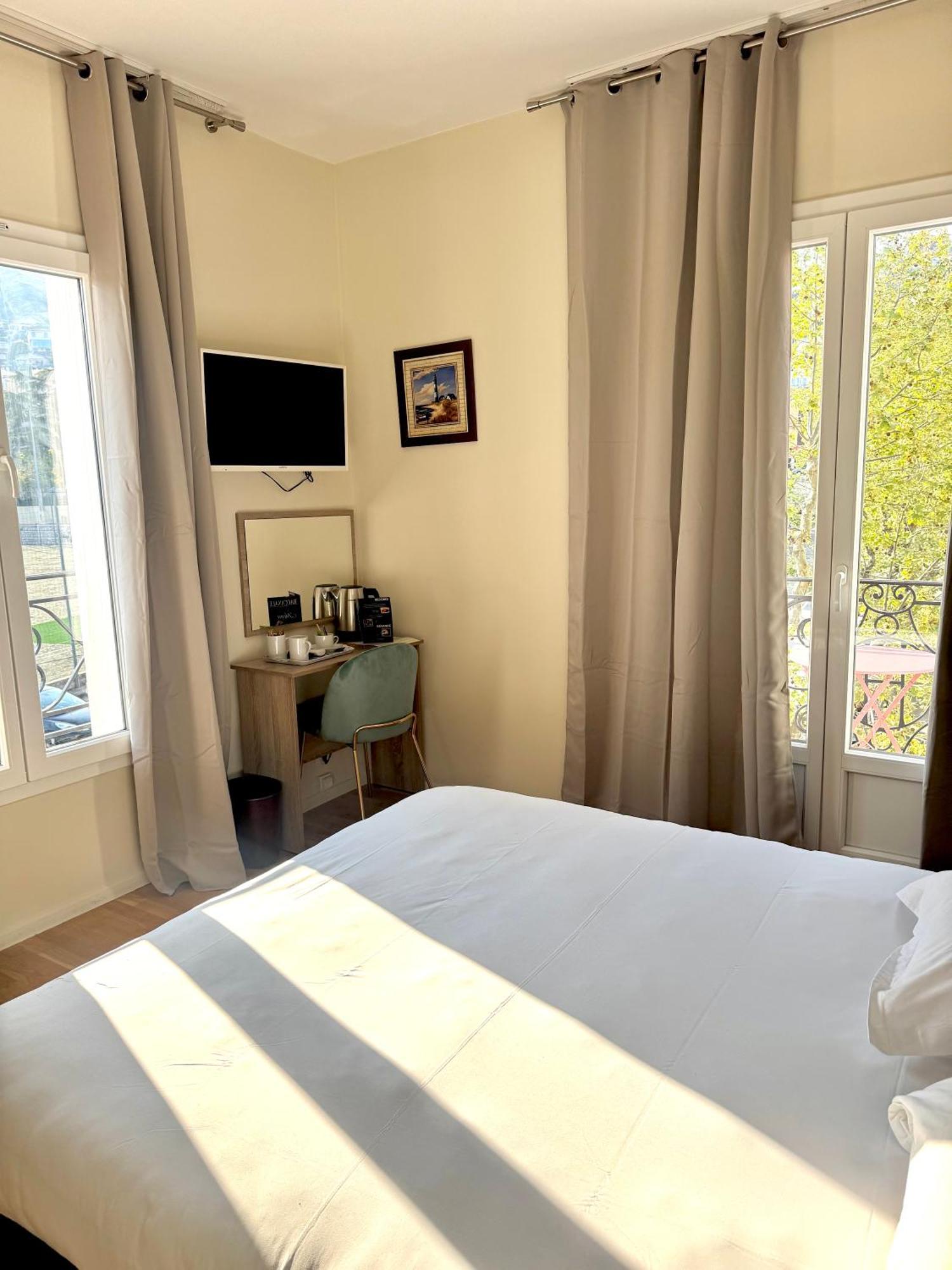 Hotel La Citadelle วีลล์ฟรองซ์-ซูร์-แมร์ ภายนอก รูปภาพ